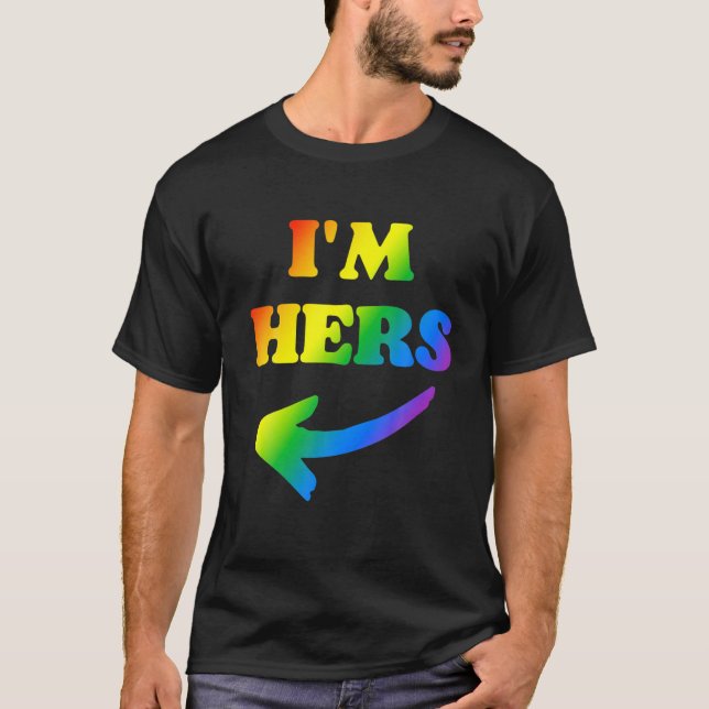 T-shirt She's Mine I'm Hers Couple Rainbow Va (Devant)