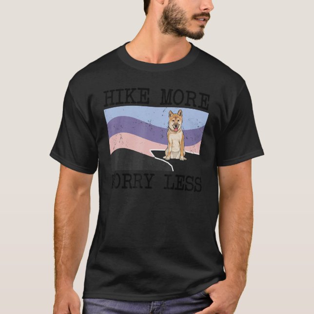 T-shirt Shiba Inu Randonnée Plus Inquiète Moins Graphique  (Devant)