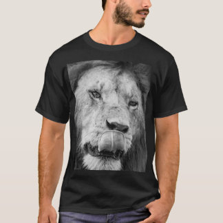 T-shirt Show Your Strength with Our Lion Print Shirt