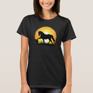 T-shirt Silhouette de cheval de race Hanovrien au coucher