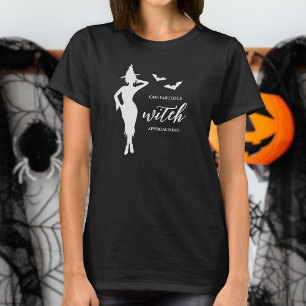 T-shirt Silhouette De Sorcière Halloween Posée Avec Bats