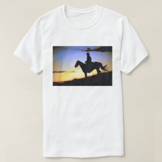 T-shirt Silhouette du coucher de soleil de cowboy occident