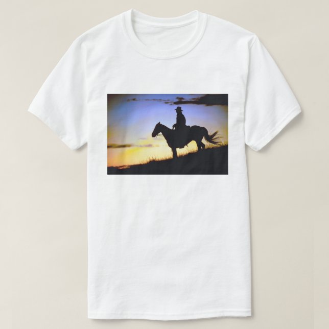 T-shirt Silhouette du coucher de soleil de cowboy occident (Design devant)