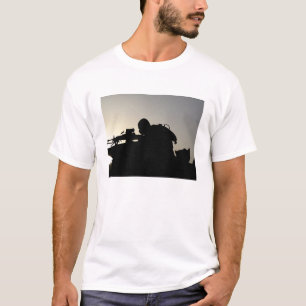 T-shirt Silhouette d'un Squad mitrailleur automatique d'ar