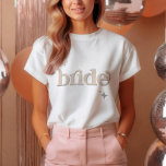 T-shirt Silver BEIGE Disco Bridal Party de mariée poule DO<br><div class="desc">Revenez dans le temps avec notre collection Retro Disco Ball Bridal Shower Invitations & Decor. Plongez dans la nostalgie de la les années 70 avec des arches beiges et grises, rehaussées de polices de parties scintillant argentées super. L'emblématique boule de disco rétro prend le devant de la scène, évoquant une...</div>