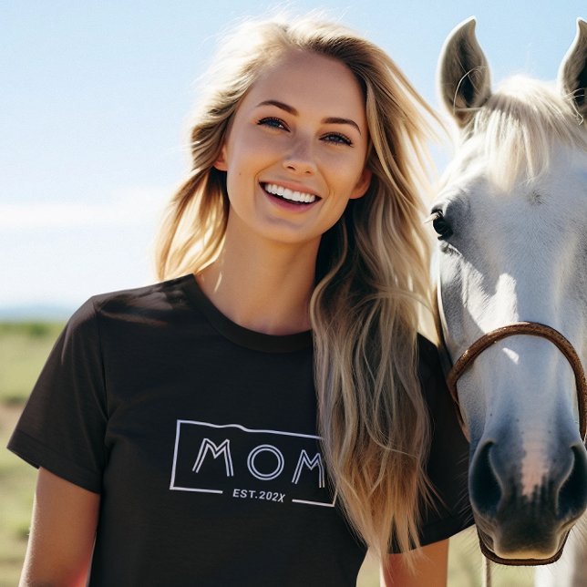 T-shirt Simple moderne cadre blanc-Maman Est. 2024 (Créateur téléchargé)