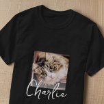 T-shirt Simple Moderne Grunge Insigne personnalisé Animaux<br><div class="desc">Ce design simple et classique est composé de typographie serif et d'ajouter une photo personnalisée.</div>