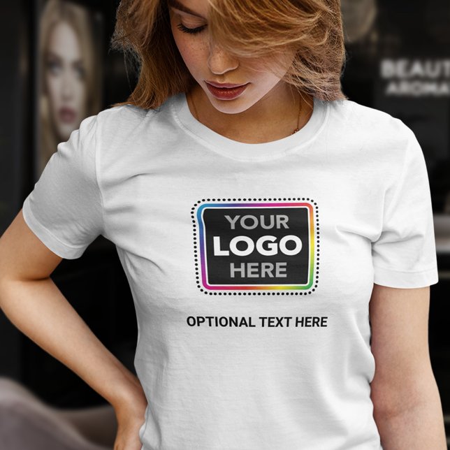 T-shirt simple pour femmes avec logo et texte pour (Créateur téléchargé)