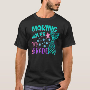 T-shirt Sirène Fabriquant Des Vagues En Filles De 2E Année