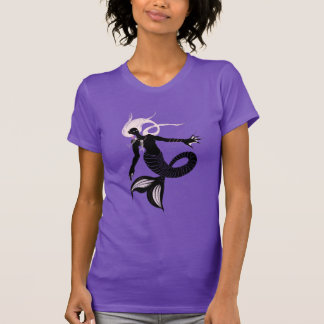 T-shirt Sirène Gothique Avec Collier De Poisson Art Sombre