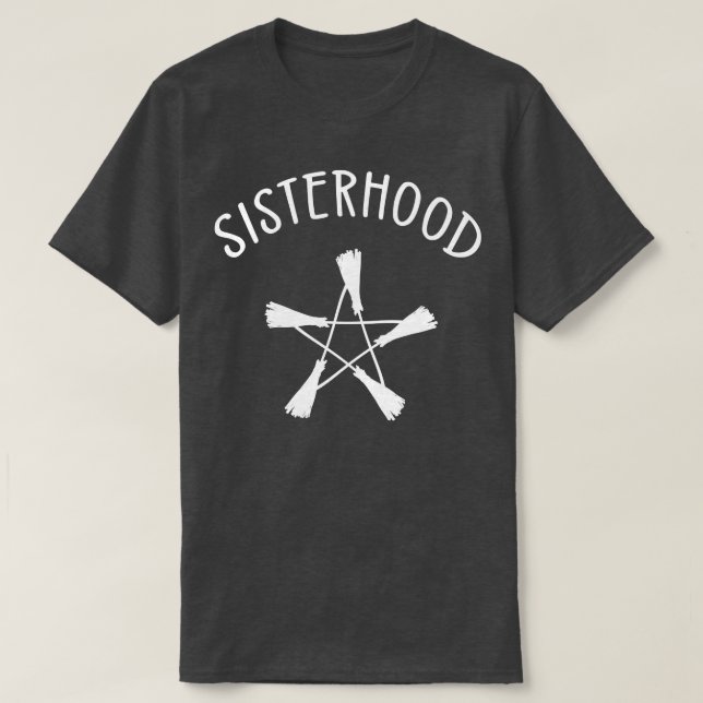 T-shirt Sisterhood Broomstick Pentagram Cheeky sorcière (Design devant)