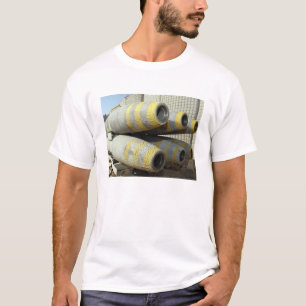 T-shirt Six bombes GBU-12 se reposent dans un support