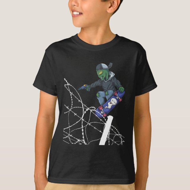 T-shirt Skateboard Alien-skateboarder à fil barbelé  (Devant)
