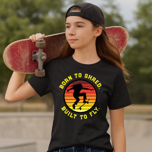 T-shirt Skateboarder Silhouette Sur Rétro Sunset Modèle