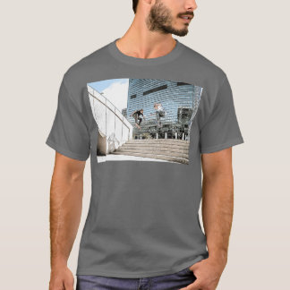 T-shirt skater extrême cascade utilisation skateboard dans