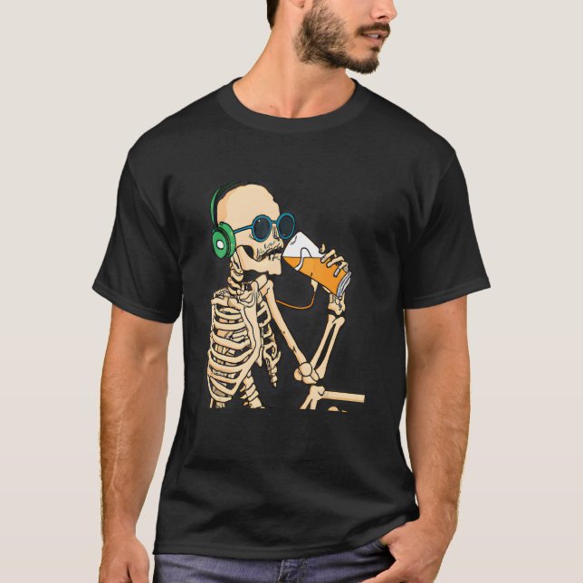 T-shirt Skeleton Boire Bière Et Porter Un Casque Et Un (Devant)