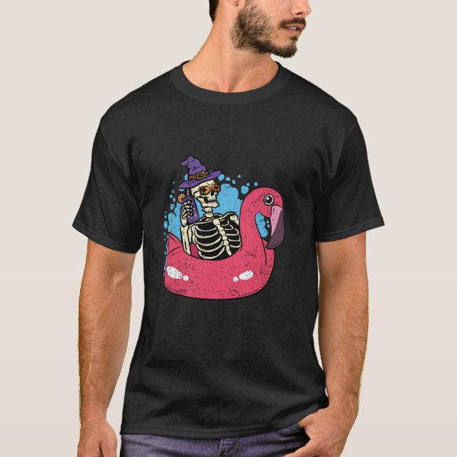 T-shirt Skeleton Chillin Flamant rose Halloween Funny Witc (Devant)