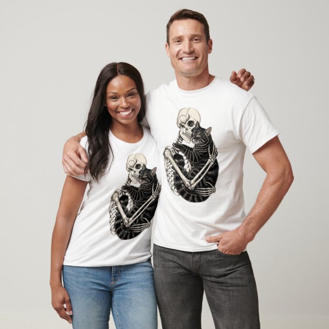 T-shirt Skeleton Hugging Cat Halloween Cat Lover Cat Mom  (Unisexe)