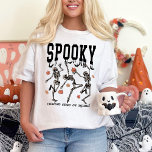 T-shirt Skeletons de danse Personnalisé Halloween Éffrayan<br><div class="desc">Célébrez l'Halloween avec style avec nos Skeletons de danse Personnalisé Éffrayant Halloween T-Shirt! Cette chemise ludique et festive présente un design animé de squelettes dansants, parfait pour ajouter une touche d'humour à vos festivités d'Halloween. Idéal pour les familles, cette chemise est idéale pour créer des tenues assorties que tout le...</div>