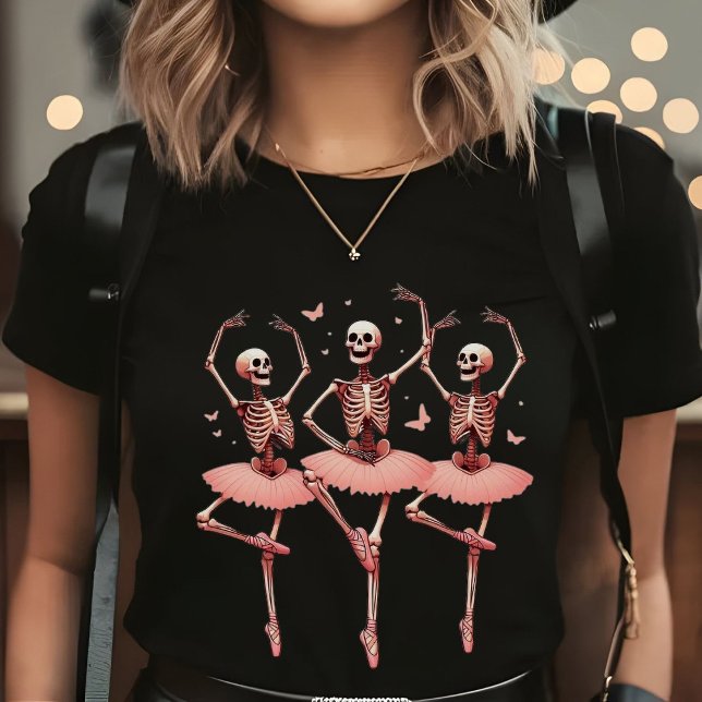 T-shirt Skeletts et papillons Halloween rose (Créateur téléchargé)