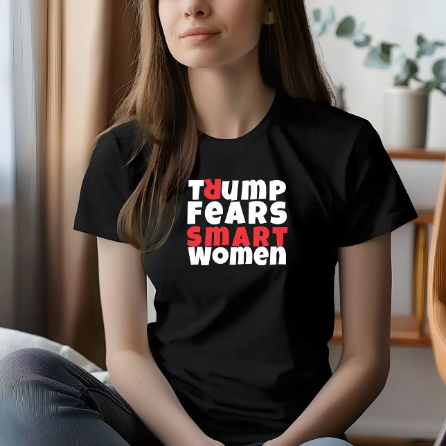T-shirt slogan de protestation anti-trump féministe rouge  (Créateur téléchargé)