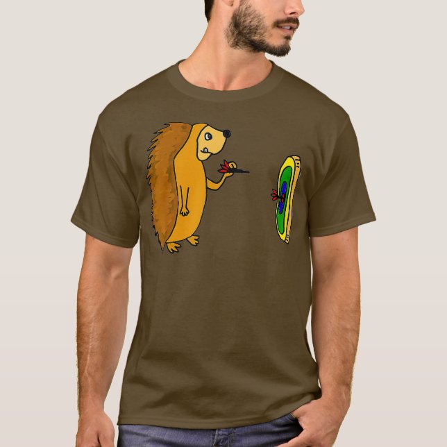T-shirt Smilenowtees Funny Hérisson Jetant des fléchettes (Devant)