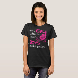 T-shirt Snowmobile certaines filles aiment chasser le