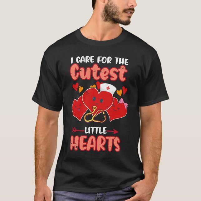 T-shirt Soins Pour Les Petits Coeurs Cutest Infirmière Val (Devant)