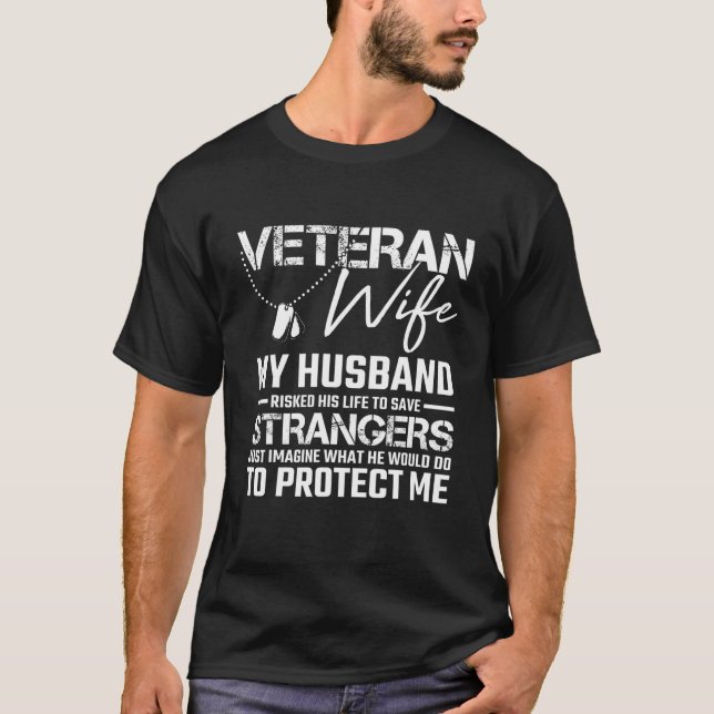 T-shirt Soldat du mari de l'armée de la femme vétéran dit  (Devant)