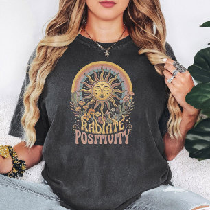 T-shirt Soleil Rétro Boho avec une Positivité Rayonnante
