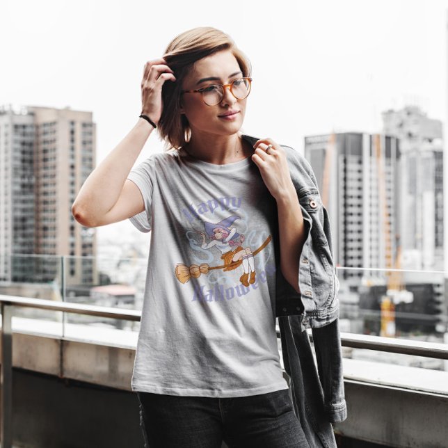 T-shirt Sorcière Anime Dans La Chambre (Créateur téléchargé)