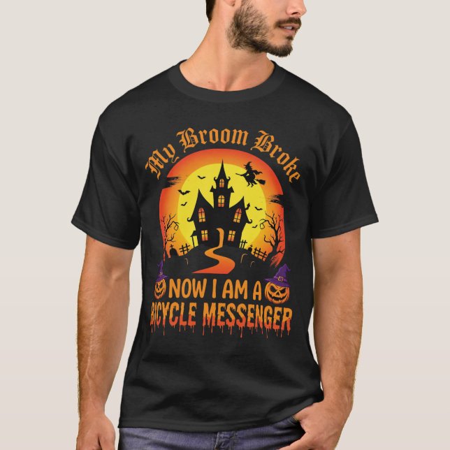 T-shirt Sorcière de messager de vélo d'Halloween Broom a c (Devant)