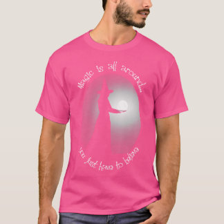 T-shirt Sorcière tenant la lune Magie est partout