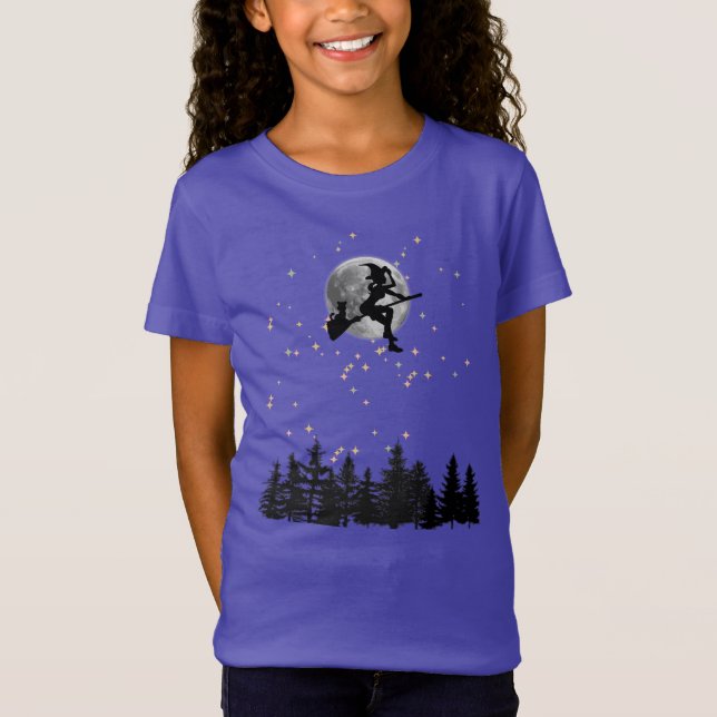 T-Shirt Sorcière volant au-dessus de la forêt sur une nuit (Devant)