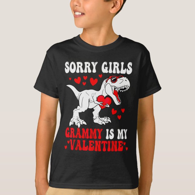 T-shirt Sorry Girls Grammy Is My Valentine Dinosaur Holdin (Devant)