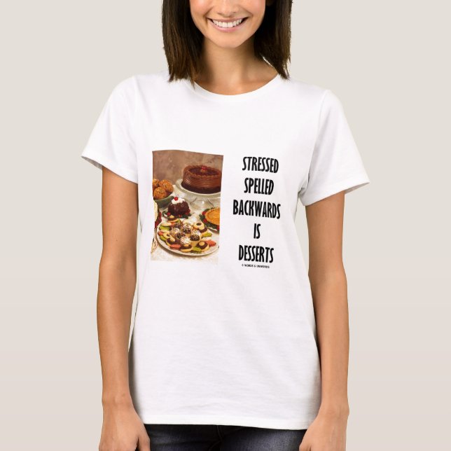 T-shirt Soumis à une contrainte écrit vers l'arrière est (Devant)