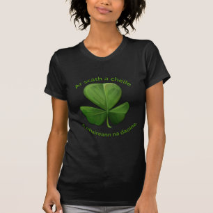 T-shirt Sous l'abri les uns des autres les gens survivent