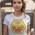T-shirt Soutien Abeilles Acheter Miel Farmer's Market Apia<br><div class="desc">Une belle chemise à porter au Farmer’s Market. Mignonne abeille sur un Hexagon.</div>