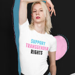 T-shirt Soutien aux militants transgenres<br><div class="desc">Soutenez le t-shirt Transgender Rights Trans Ally. Le drapeau de la Transgender Pride colore avec une citation de soutien sur une citation cool pour la communauté trans.</div>