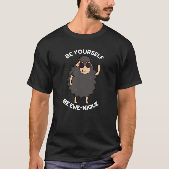T-shirt Soyez Ewenique Funny Sheep Pun Dark BG (Devant)