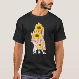 T-shirt Soyez gentil les uns envers les autres Message pos