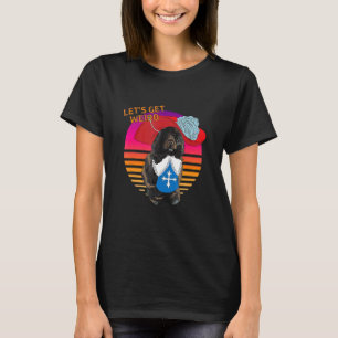 T-shirt Soyons un étrange chien portugais avec un Casquett