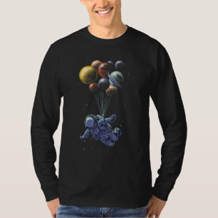 T-shirt Spa du système solaire de l'astronaute tenant des