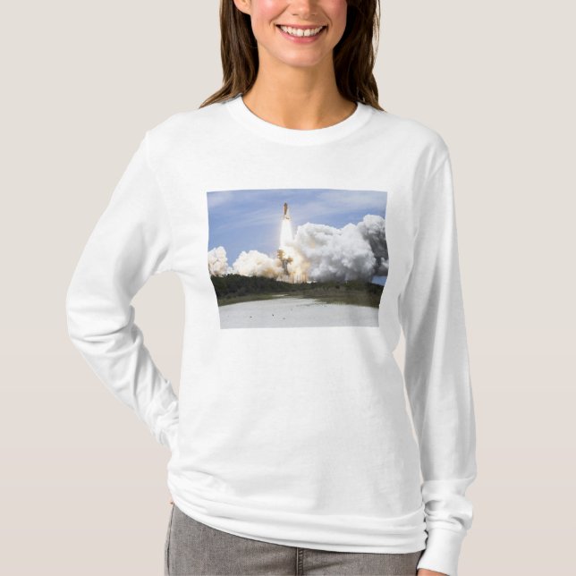 T-shirt Space Shuttle Atlantis se lève sur 28 (Devant)
