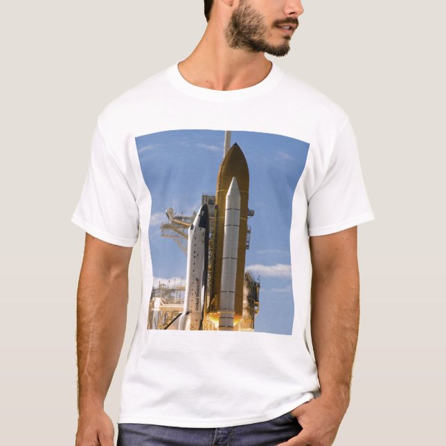 T-shirt Space Shuttle Atlantis se lève sur 5 (Devant)