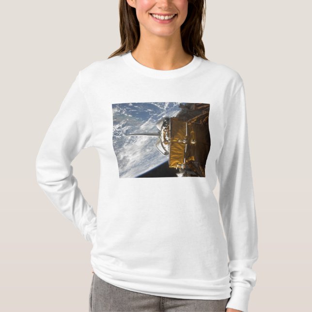 T-shirt Space Shuttle Atlantis sur la baie de charge utile (Devant)
