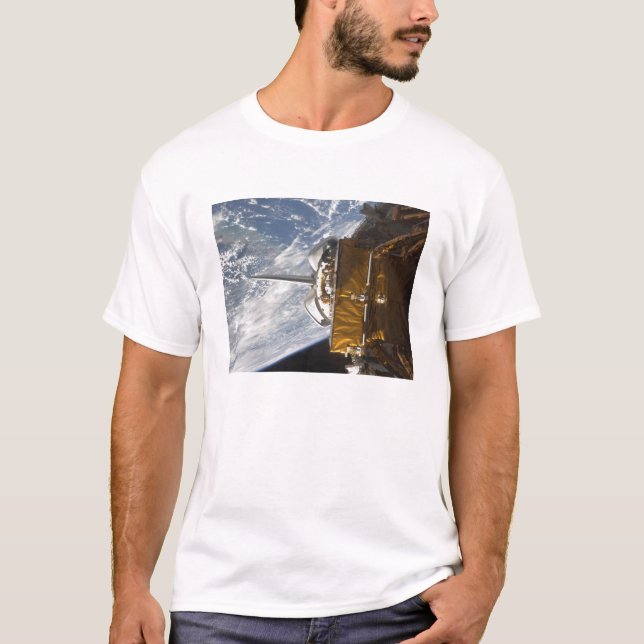 T-shirt Space Shuttle Atlantis sur la baie de charge utile (Devant)