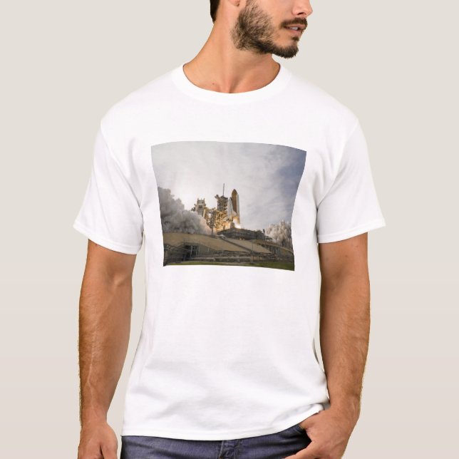 T-shirt Space Shuttle Endeavor se lève sur 5 (Devant)