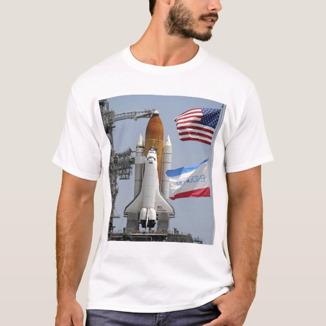 T-shirt Space Shuttle Endeavor sur le lancement pad 3 (Devant)