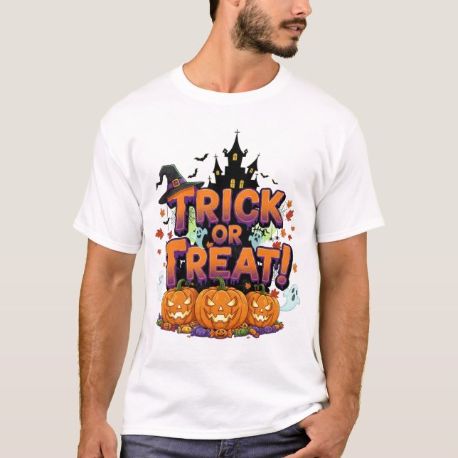T-shirt Spooky Night Full Moon Castle with Witches Hat  (Devant)